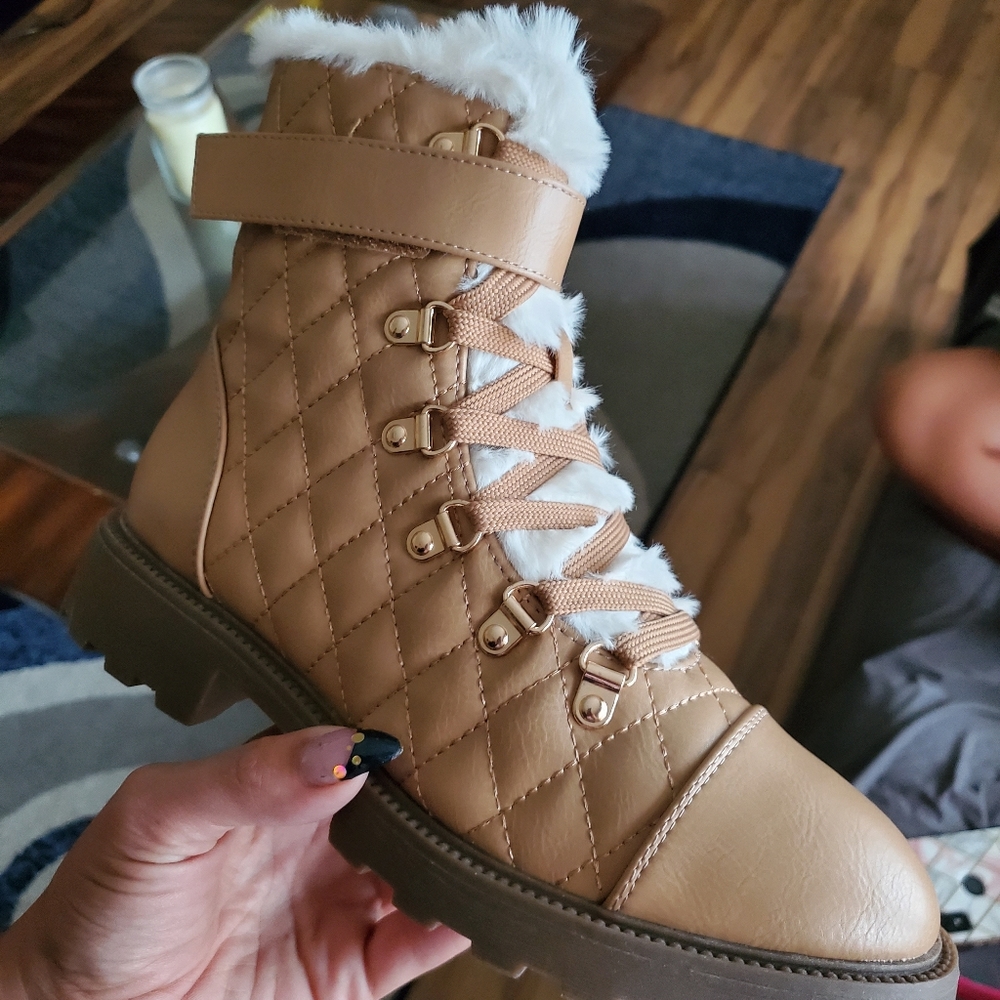Shoedazzle size 7